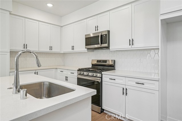 Detail Gallery Image 7 of 44 For 11048 Luminate, Rancho Cucamonga,  CA 91730 - 3 Beds | 2/1 Baths