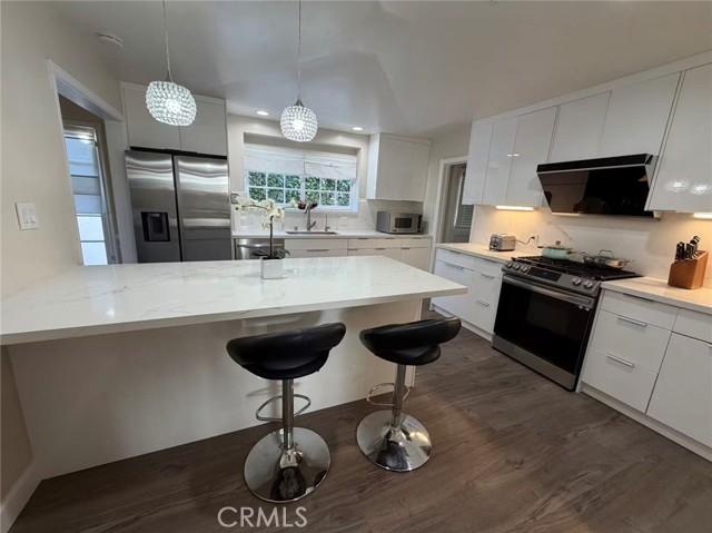 Detail Gallery Image 4 of 26 For 113 N Doheny, Beverly Hills,  CA 90211 - 4 Beds | 2/1 Baths