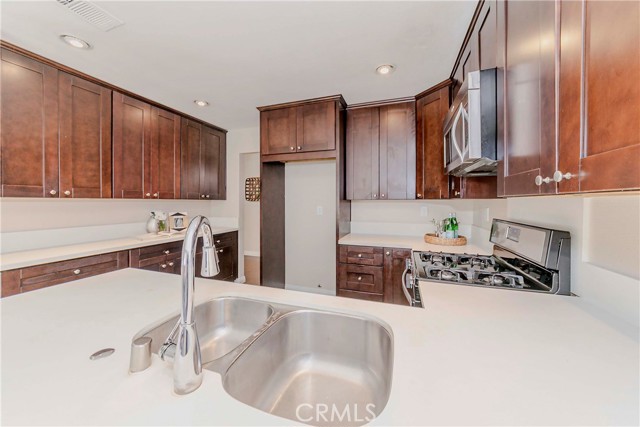 Detail Gallery Image 23 of 50 For 2422 Coventry Cir #47,  Fullerton,  CA 92833 - 3 Beds | 1/1 Baths