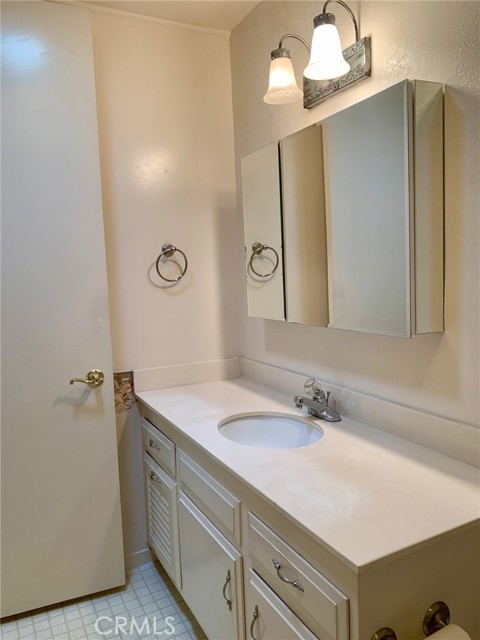Detail Gallery Image 18 of 21 For 2243 via Puerta a,  Laguna Woods,  CA 92637 - 2 Beds | 1 Baths