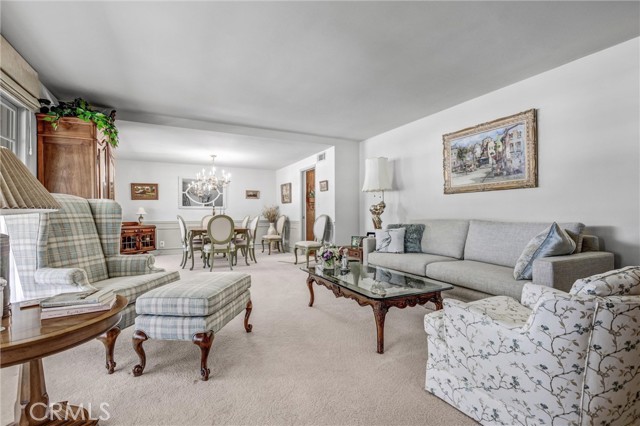 10417 Laramie Avenue, Chatsworth CA: https://media.crmls.org/medias/de72289c-1dce-40e7-87bd-c0b350b7bc49.jpg