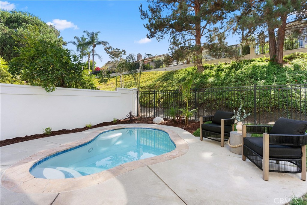 MLS #OC25233872 image #17