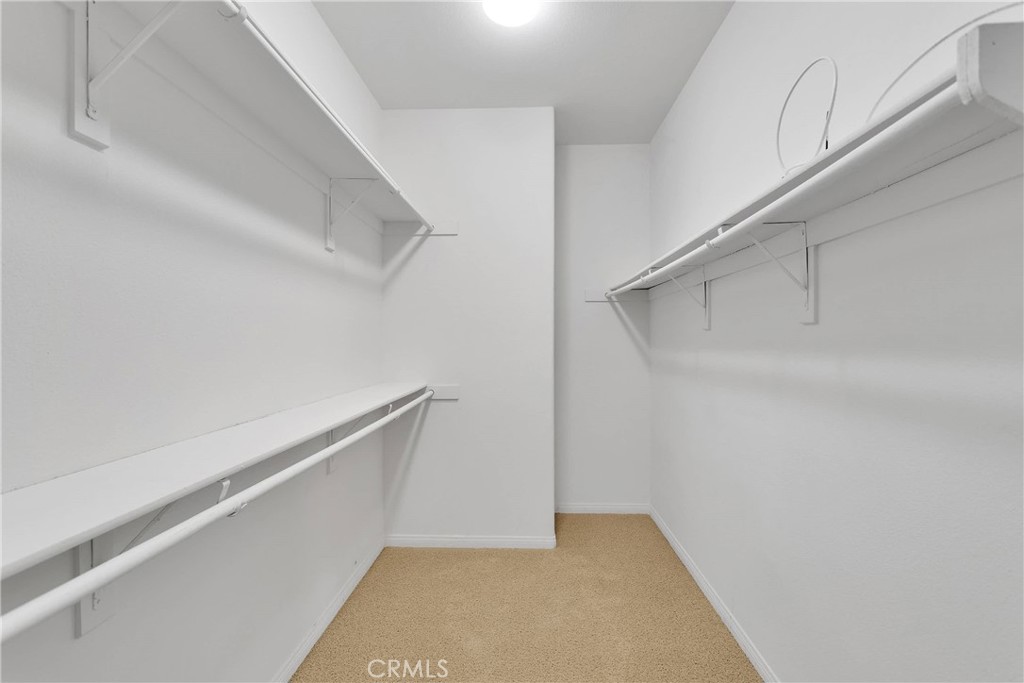 https://media.crmls.org/medias/de72adc2-84d0-4b65-bf19-939ca8793395.jpg?preset=X-Large