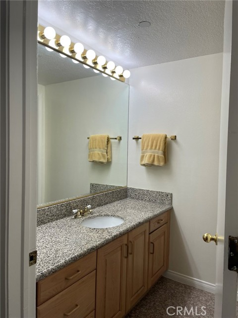 Detail Gallery Image 10 of 32 For 200 N Swall Dr #L252,  Beverly Hills,  CA 90211 - 2 Beds | 2 Baths