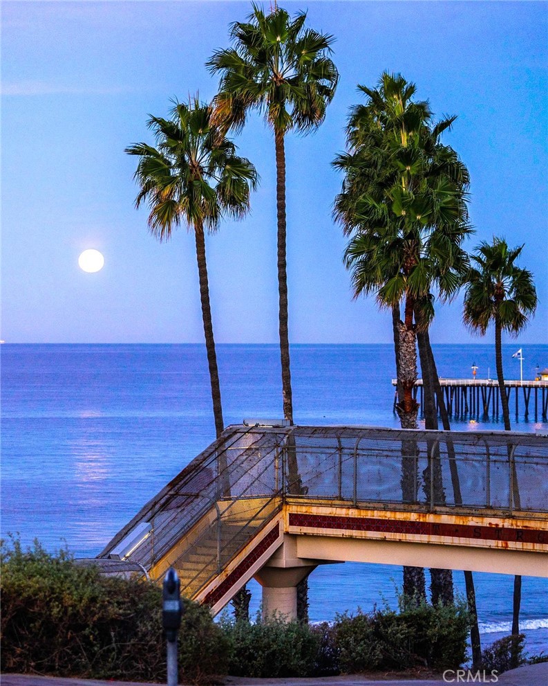 https://media.crmls.org/medias/de732b42-d148-488d-8744-6556ce3c25da.jpg?preset=X-Large
