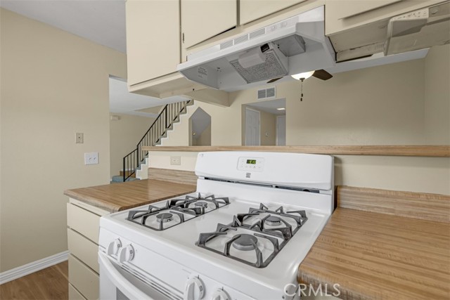 Detail Gallery Image 13 of 50 For 675 S College Ave, Claremont,  CA 91711 - 4 Beds | 3 Baths