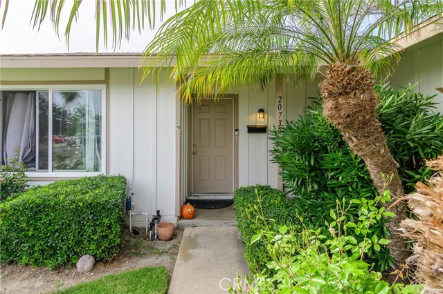 Detail Gallery Image 4 of 30 For 20731 Brookdale Ln, Huntington Beach,  CA 92646 - 3 Beds | 2 Baths