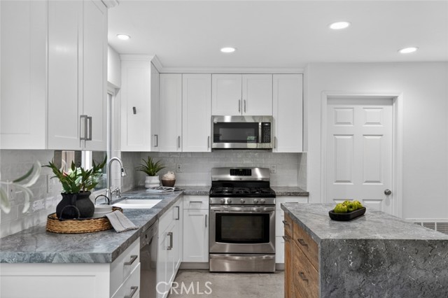 Detail Gallery Image 23 of 47 For 41 Fairfield, Lake Forest,  CA 92610 - 5 Beds | 2/1 Baths