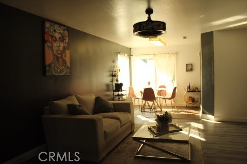 Detail Gallery Image 4 of 6 For 4311 Glenroy Ct, Jurupa Valley,  CA 92509 - 5 Beds | 3 Baths