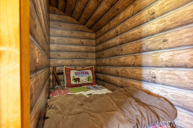 625 Cedar Glen Drive, Big Bear City CA: https://media.crmls.org/medias/de797fcd-6382-4e3e-b5f5-c1d6ff38875d.jpg