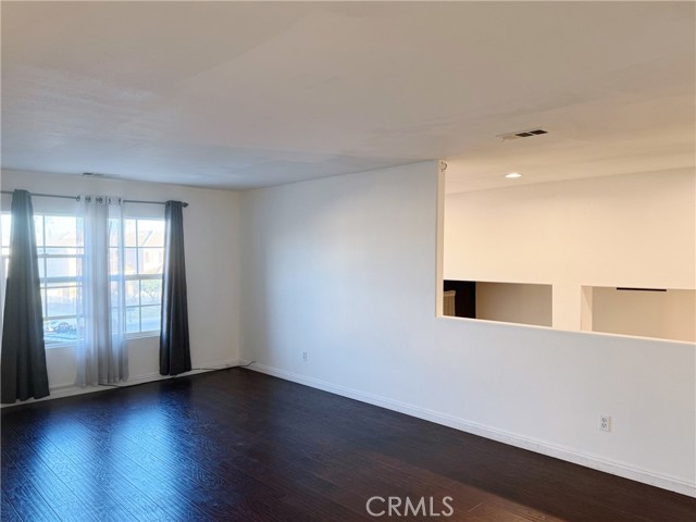 Detail Gallery Image 9 of 18 For 5771 Cairo Ct, Corona,  CA 92880 - 5 Beds | 3/1 Baths