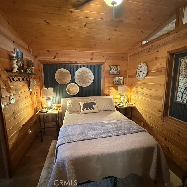 https://media.crmls.org/medias/de7a0c71-cc7c-486d-9d00-451158443a87.jpg?preset=X-Large