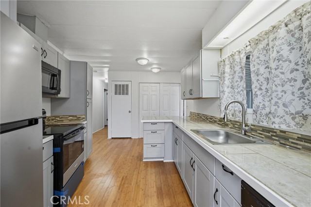 Detail Gallery Image 12 of 15 For 3562 Mountain View St, Clearlake,  CA 95422 - 3 Beds | 2 Baths