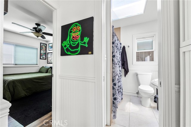 715 Olive Avenue, Huntington Beach CA: https://media.crmls.org/medias/de7a7af1-d544-4029-9143-d54ae5b61cd8.jpg