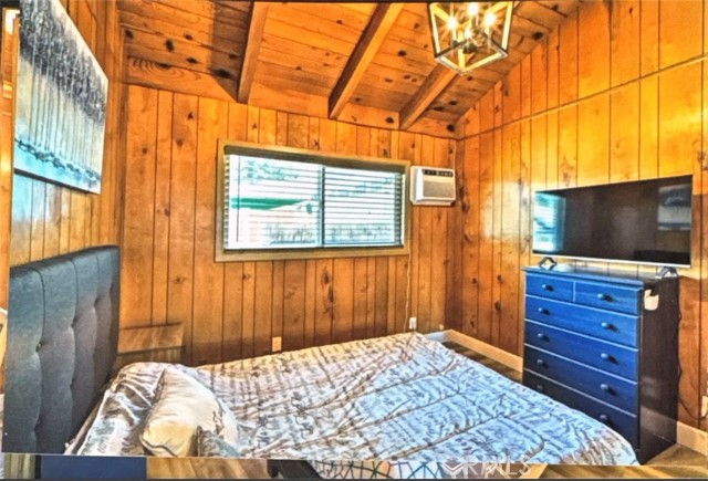 Detail Gallery Image 10 of 29 For 41667 Brownie Ln, Big Bear Lake,  CA 92315 - – Beds | – Baths