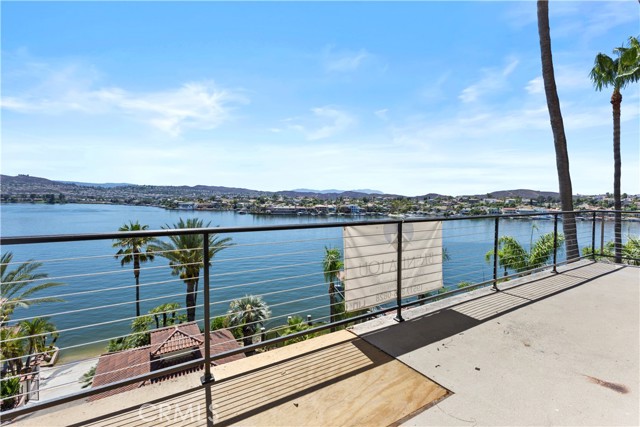 22262 San Joaquin W Drive, Canyon Lake CA: https://media.crmls.org/medias/de7c2d11-d608-4c9c-a6f2-a91e4fc9c2be.jpg