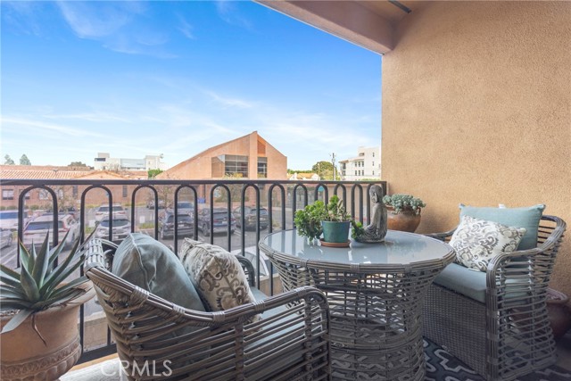Detail Gallery Image 27 of 40 For 4821 Bakman Ave #206,  North Hollywood,  CA 91606 - 3 Beds | 2 Baths