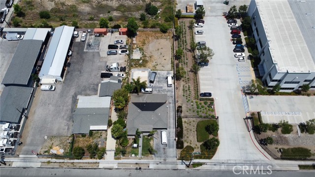 17744 Slover Avenue, Bloomington CA: https://media.crmls.org/medias/de7e17fd-65b0-46f8-955f-509d22527a0c.jpg
