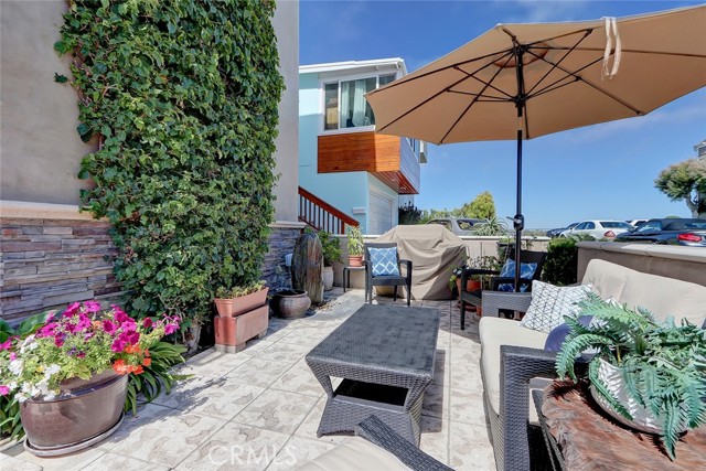 469 27th Street, Manhattan Beach, California 90266, 3 Bedrooms Bedrooms, ,3 BathroomsBathrooms,Residential,Sold,27th,SB22088434