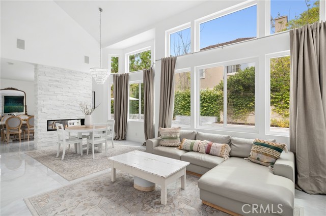 18 Lessay, Newport Coast CA: https://media.crmls.org/medias/de7ef7b3-6710-4c07-b7ba-299ee4011c8d.jpg