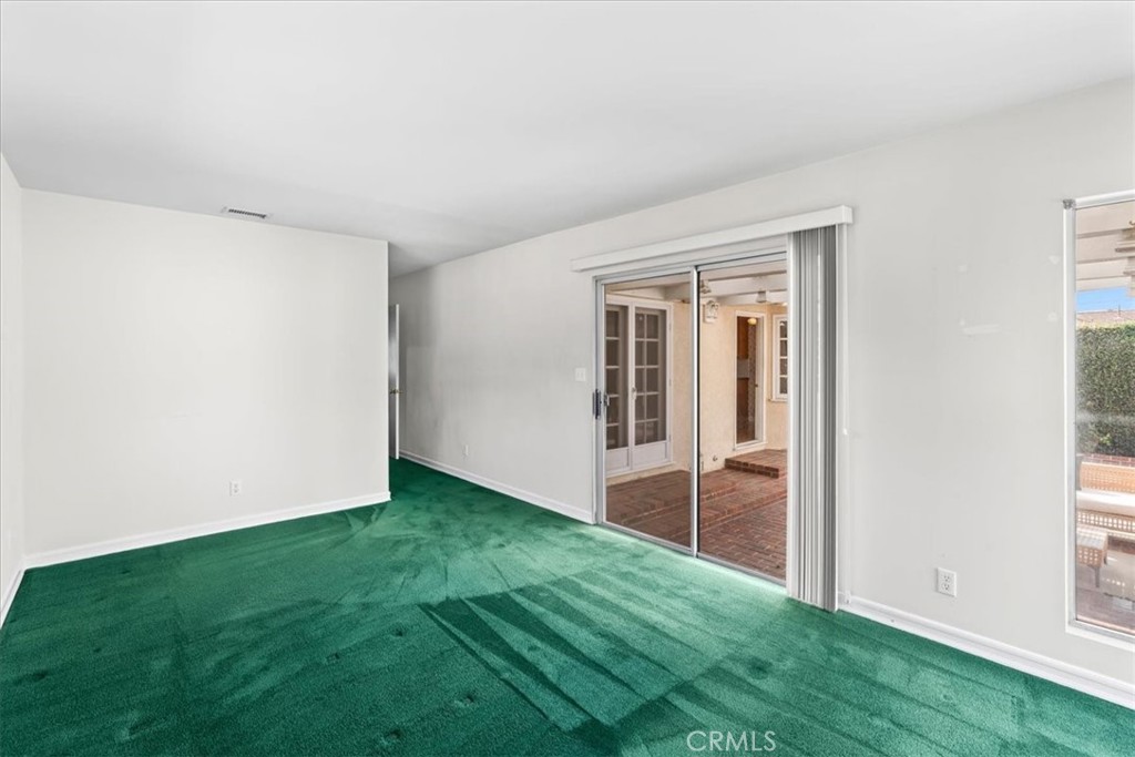 https://media.crmls.org/medias/de7f00da-6506-47dc-837e-549cb25bbf5b.jpg?preset=X-Large