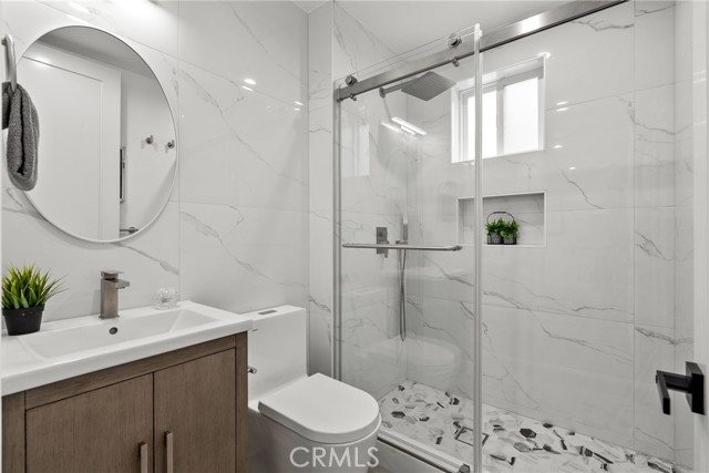 201 S Westlake Ave Unit #203, Los Angeles CA: https://media.crmls.org/medias/de7f1921-182a-4ad5-80a9-a15576bdb722.jpg