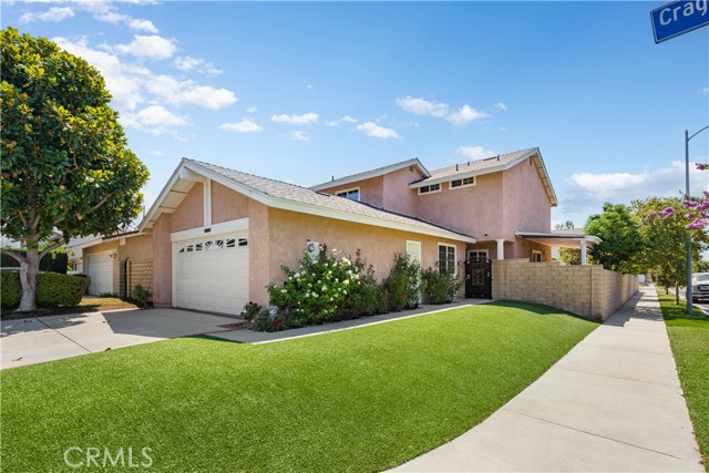 Detail Gallery Image 1 of 31 For 22018 Craggy View St, Chatsworth,  CA 91311 - 3 Beds | 3 Baths