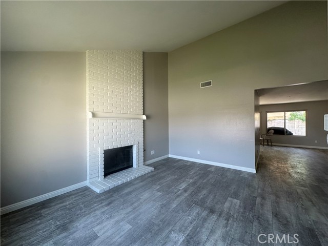 Detail Gallery Image 4 of 17 For 17175 Micallef St, Fontana,  CA 92336 - 3 Beds | 2 Baths