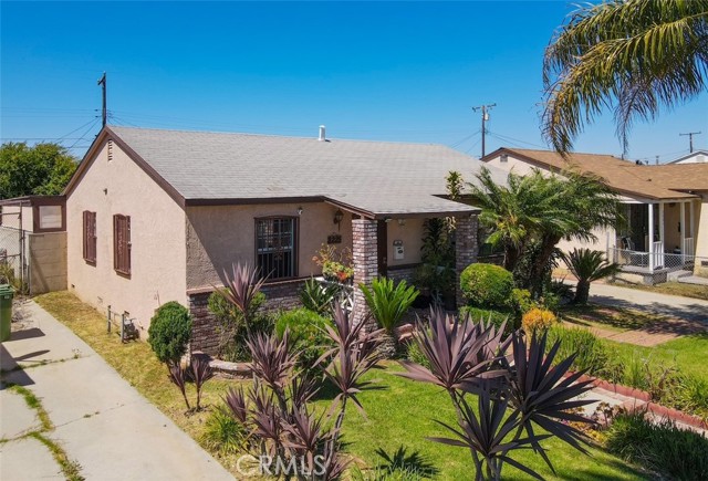 Detail Gallery Image 2 of 31 For 2225 W 153rd St, Compton,  CA 90220 - 3 Beds | 1/1 Baths