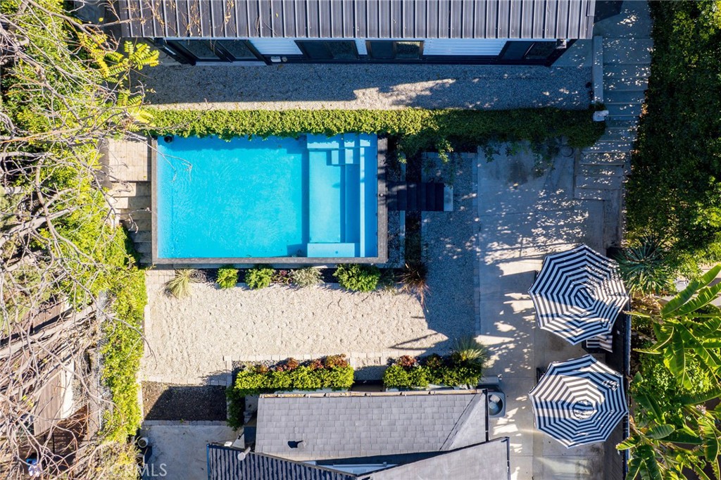 https://media.crmls.org/medias/de804a50-83cf-44b3-ac23-4a607bfd80c1.jpg?preset=X-Large