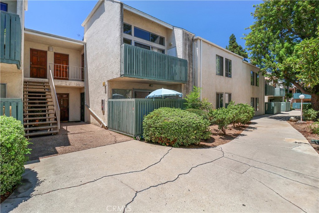 5700 Etiwanda #105