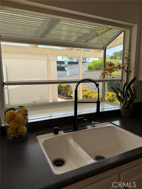 Detail Gallery Image 18 of 19 For 14296 Suffolk, Westminster,  CA 92683 - 4 Beds | 3 Baths