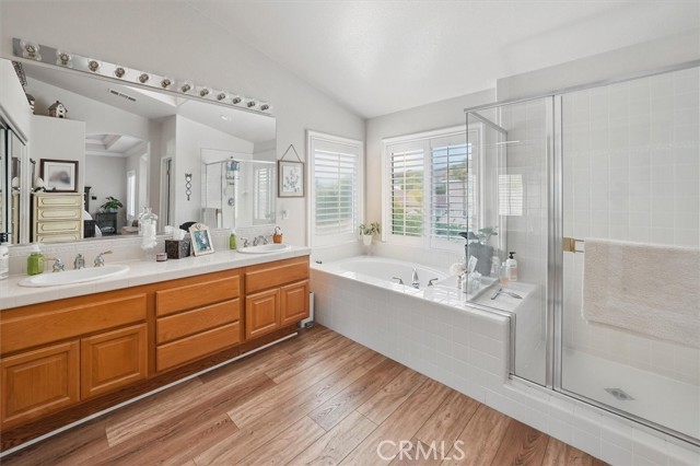 28433 Pinewood Court, Saugus CA: https://media.crmls.org/medias/de822c81-819b-40b3-8bc2-a6d320ef9e07.jpg