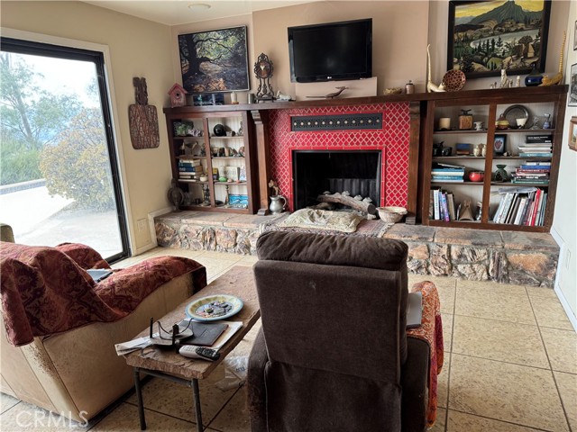 Detail Gallery Image 1 of 8 For 9228 Box Springs Mountain Rd, Moreno Valley,  CA 92557 - 3 Beds | 2/1 Baths