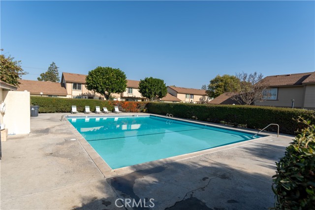 Detail Gallery Image 30 of 32 For 430 Carriage Dr #F,  Santa Ana,  CA 92707 - 3 Beds | 1/1 Baths