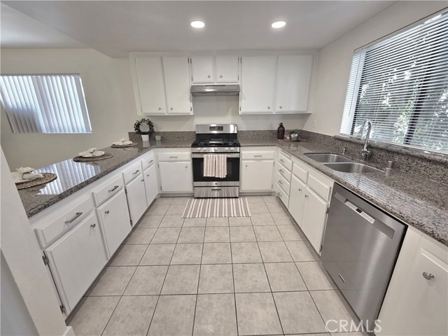 Detail Gallery Image 18 of 41 For 3601 W Fox Ridge Ln a,  Rolling Hills Estates,  CA 90274 - 3 Beds | 2/1 Baths