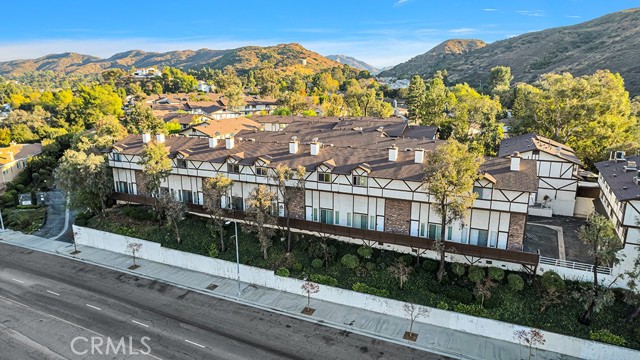 Detail Gallery Image 1 of 31 For 10480 Sunland Bld #20,  Sunland,  CA 91040 - 3 Beds | 3 Baths