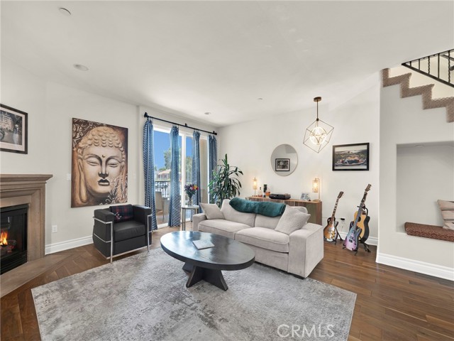 5753 White Oak Avenue, Encino CA: https://media.crmls.org/medias/de84284a-4617-437c-8151-8db58e6715a5.jpg