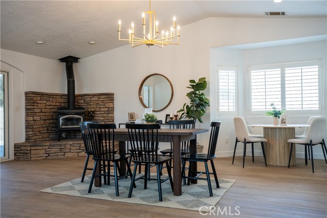 7122 Aster Road, Oak Hills CA: https://media.crmls.org/medias/de850b03-40fd-4e68-a3d9-dbebd146043a.jpg