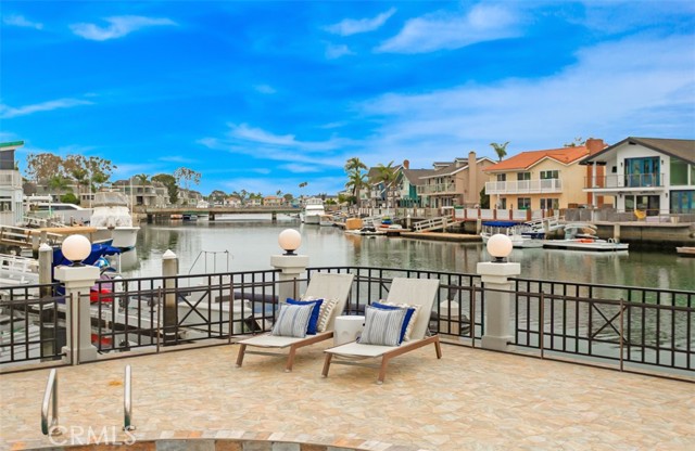 16201 Santa Barbara Lane, Huntington Beach CA: https://media.crmls.org/medias/de854e91-7d4f-4933-8fb4-4f0f886ed6dc.jpg