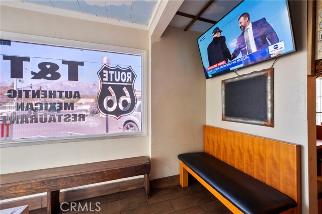 8111 Foothill Boulevard, Rancho Cucamonga CA: https://media.crmls.org/medias/de85ccb6-7b6c-4bf0-84ea-4f183b31b9d7.jpg