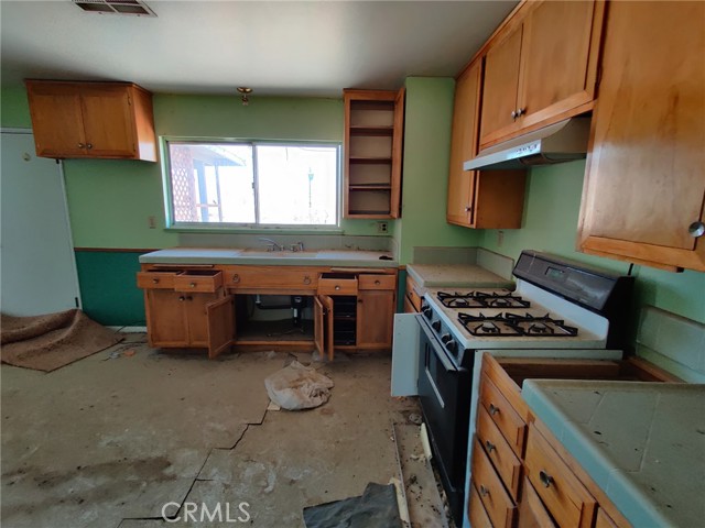 12166 Lakeview Drive, Trona, California 93562, 3 Bedrooms Bedrooms, ,1 BathroomBathrooms,Single Family Residence,For Sale,Lakeview,TR24153677