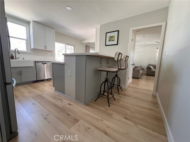 Detail Gallery Image 12 of 37 For 20933 Hemmingway St, Canoga Park,  CA 91304 - 4 Beds | 3 Baths