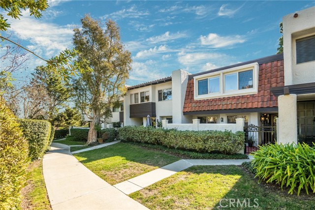37 Aspen Way, Rolling Hills Estates, California 90274, 2 Bedrooms Bedrooms, ,2 BathroomsBathrooms,Residential,Sold,Aspen,PV23025170