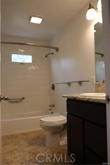 Detail Gallery Image 7 of 11 For 145 N Lincoln Ave #B,  Fullerton,  CA 92831 - 2 Beds | 2 Baths
