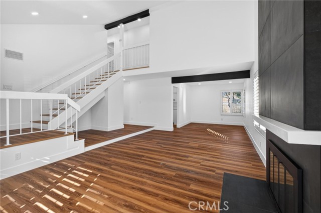 Detail Gallery Image 15 of 41 For 1527 Greenpoint Dr., Corona,  CA 92878 - 4 Beds | 2/1 Baths