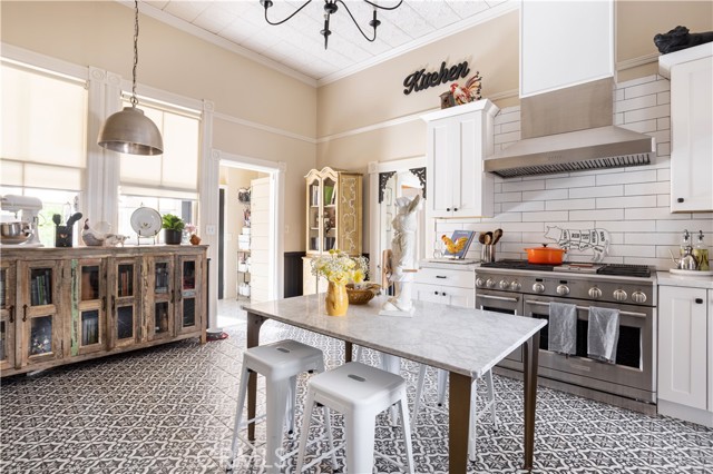 Detail Gallery Image 20 of 73 For 250 N Primrose Ave, Monrovia,  CA 91016 - 5 Beds | 3 Baths