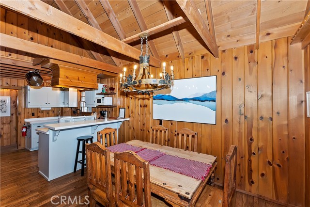 Detail Gallery Image 12 of 44 For 28410 Larchmont Ln, Lake Arrowhead,  CA 92352 - 3 Beds | 2 Baths