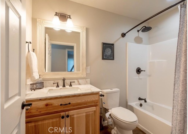 Detail Gallery Image 27 of 34 For 905 W Aeroplane Bld, Big Bear City,  CA 92314 - 3 Beds | 2 Baths