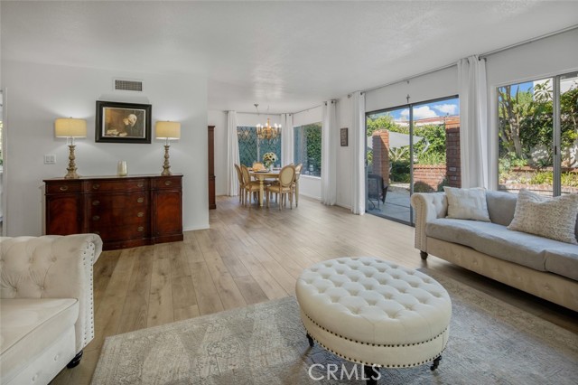 15232 Lille Circle, Irvine CA: https://media.crmls.org/medias/de8ae44a-daf0-42f5-b463-513122a77880.jpg
